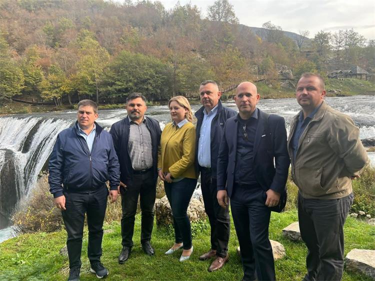 Slika /slike/foto 10_22/foto PPVRH-MIN-LSZ 21-10_22/nsl PPVRH-MIN-LSZ 21-10_22.jpg